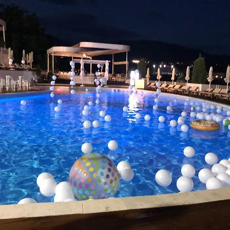 Mai Tai Tirana